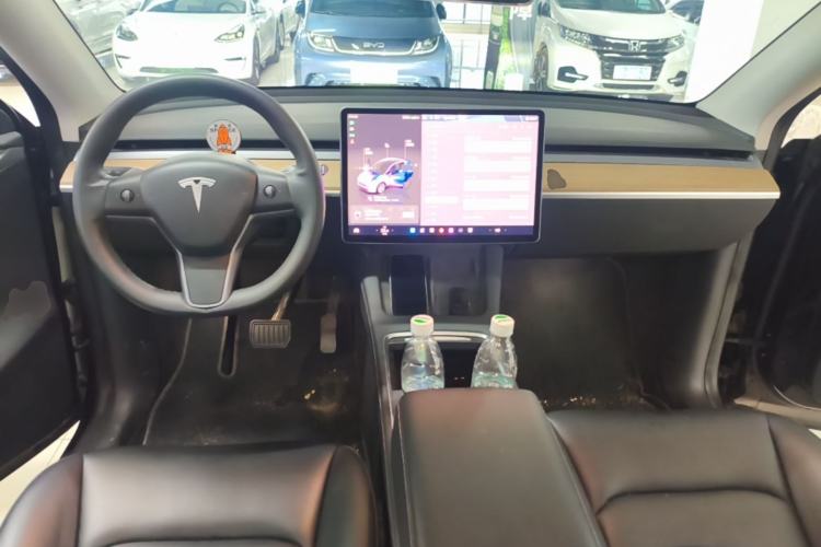 Used Tesla Model Y 2022 Rear-Wheel-Drive Version Center Console