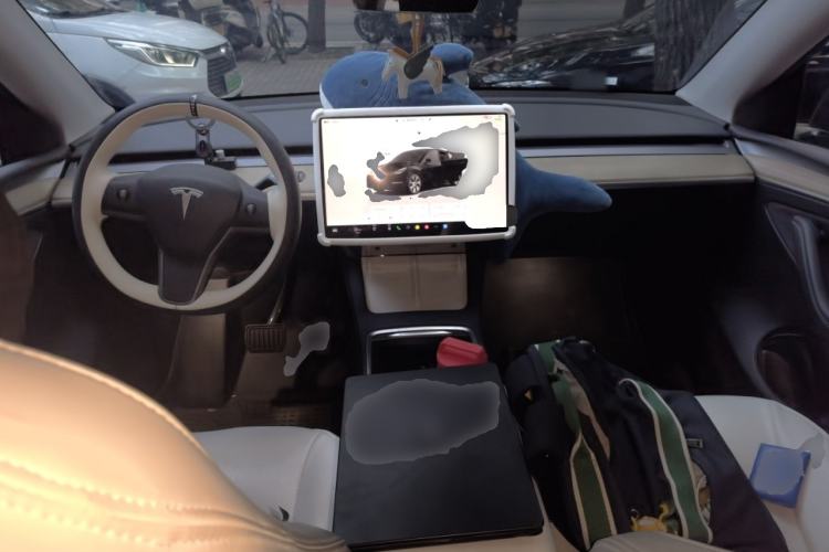 Used Tesla Model Y 2022 Revised Version Long-Range All-Wheel Drive Center Console