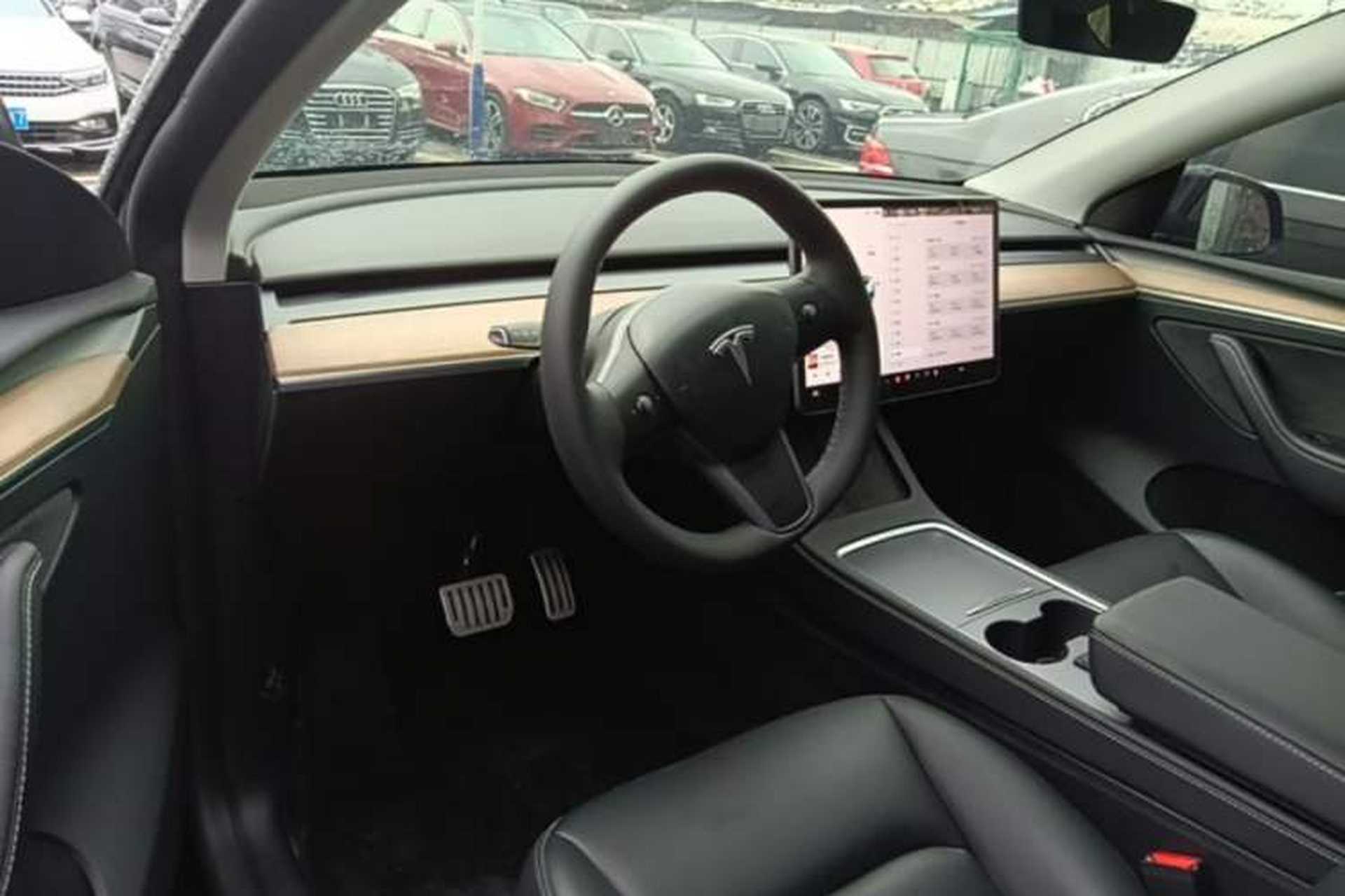 Used Tesla Model Y 2022 Revised Version Rear-Wheel Drive Center Console