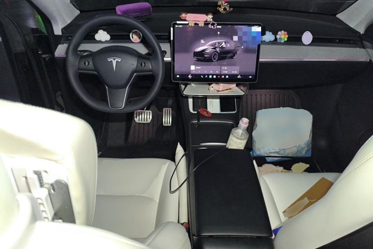 Used Tesla Model Y 2022 Performance High-Performance All-Wheel-Drive Version Center Console
