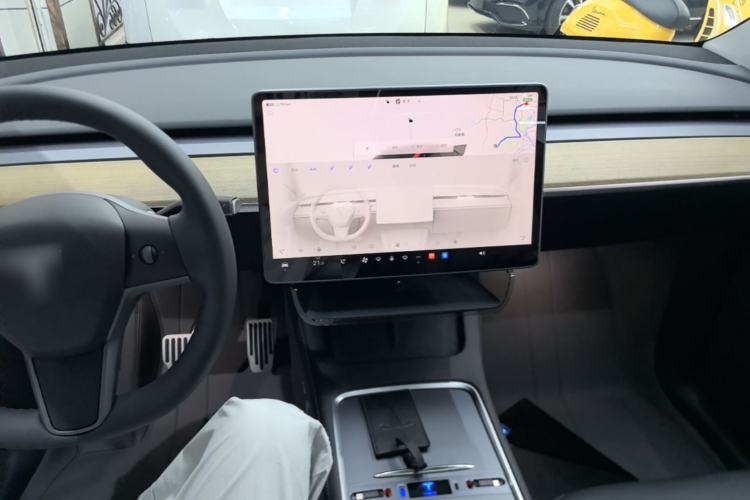 Used Tesla Model Y 2022 Revised Version Long-Range All-Wheel Drive Center Console