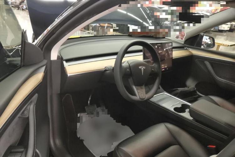 Used Tesla Model Y 2022 Revised Version Long-Range All-Wheel Drive Center Console
