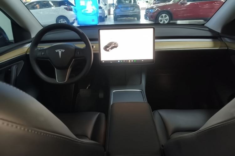 Used Tesla Model Y 2022 Rear-Wheel-Drive Version Center Console