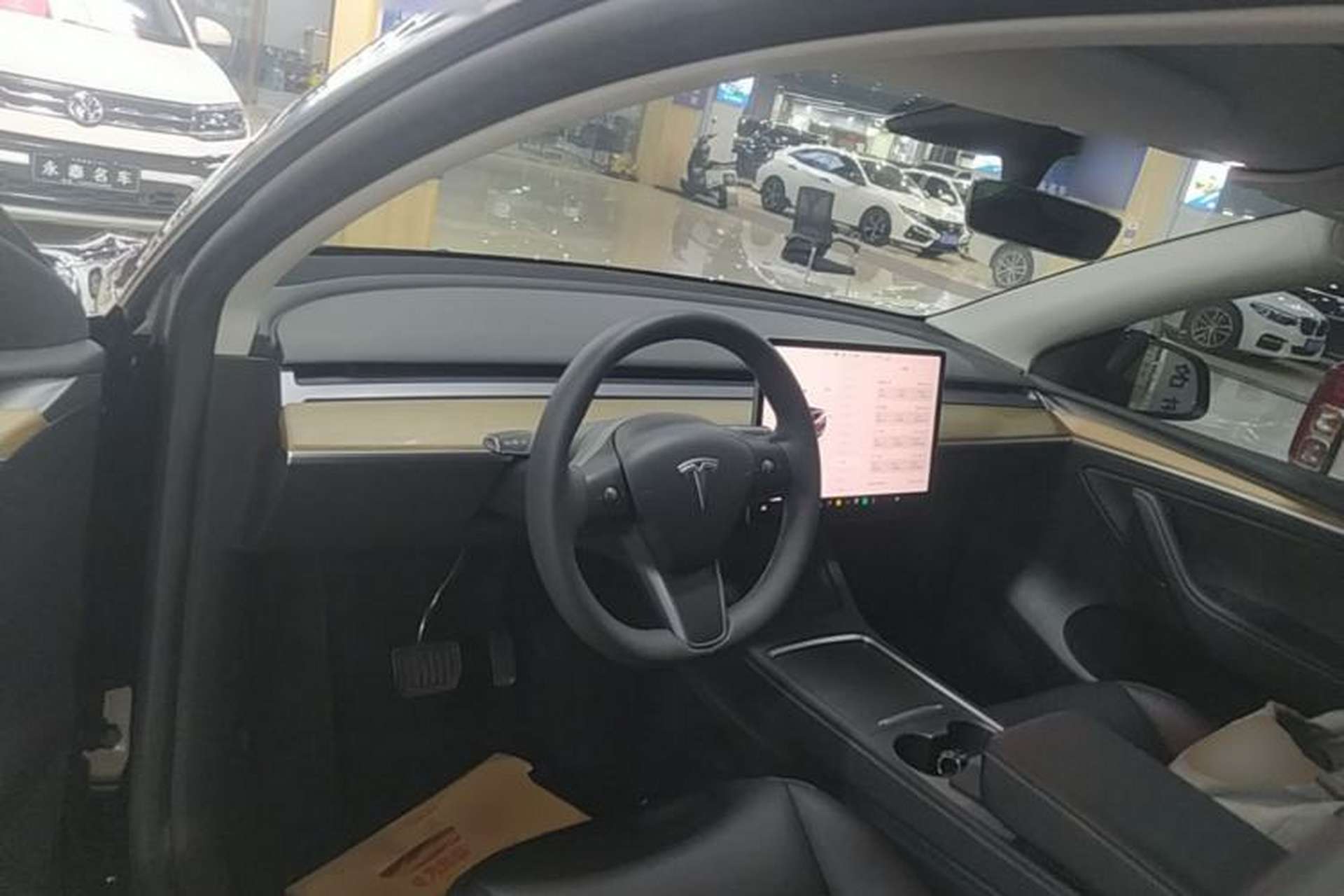 Used Tesla Model Y 2022 Revised Version Rear-Wheel Drive Center Console