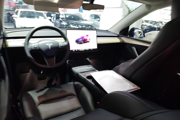 Used Tesla Model Y 2022 Revised Version Rear-Wheel Drive Center Console