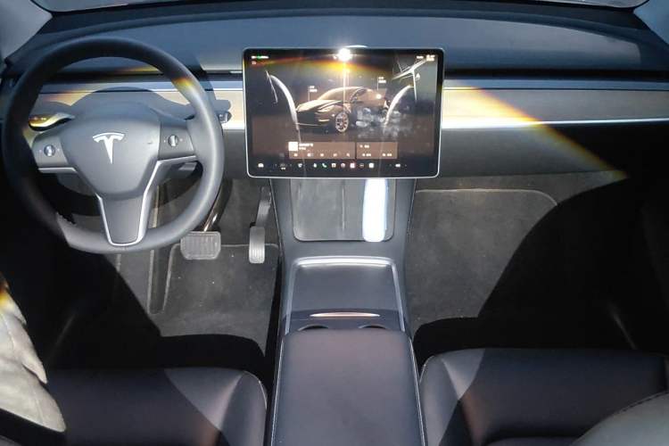 Used Tesla Model Y 2022 Revised Version Rear-Wheel Drive Center Console