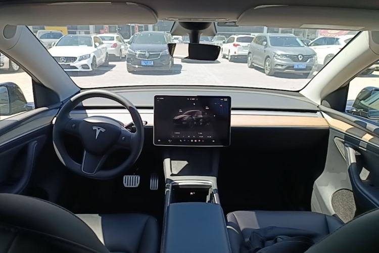 Used Tesla Model Y 2022 Performance High-Performance All-Wheel-Drive Version Center Console