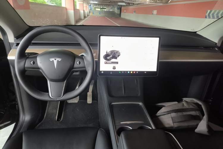 Used Tesla Model Y 2022 Rear-Wheel-Drive Version Center Console