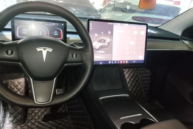 Used Tesla Model Y 2022 Rear-Wheel-Drive Version Center Console