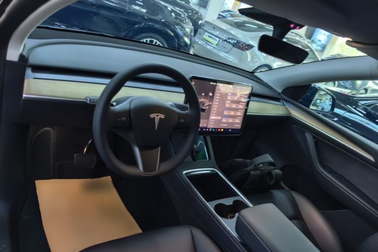 Used Tesla Model Y 2022 Revised Version Rear-Wheel Drive Center Console