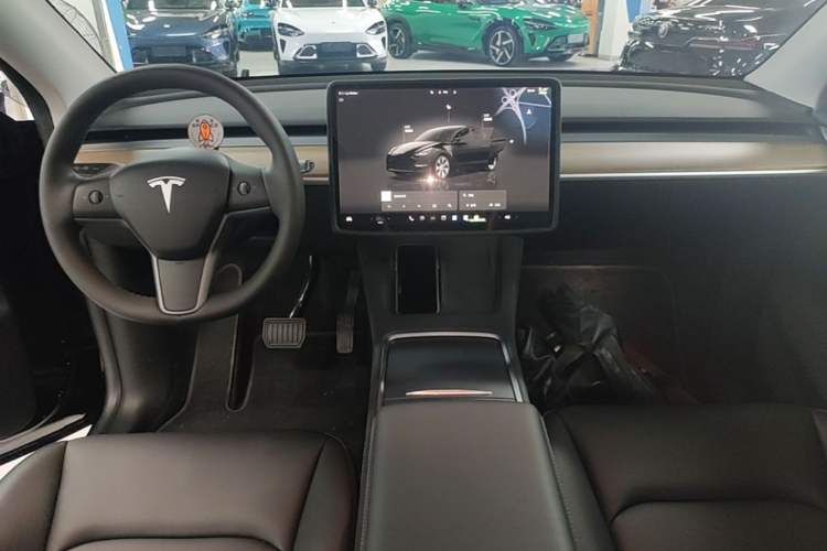 Used Tesla Model Y 2022 Revised Version Rear-Wheel Drive Center Console