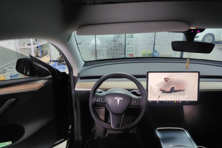 Used Tesla Model Y 2022 Rear-Wheel-Drive Version Center Console