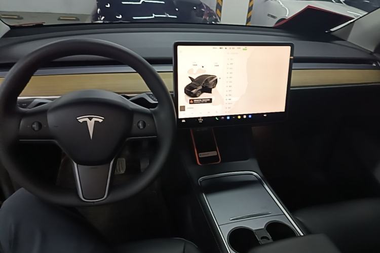 Used Tesla Model Y 2022 Rear-Wheel-Drive Version Center Console