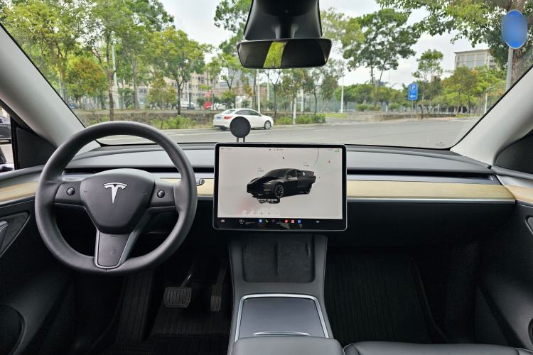 Used Tesla Model Y 2022 Revised Version Long-Range All-Wheel Drive Center Console
