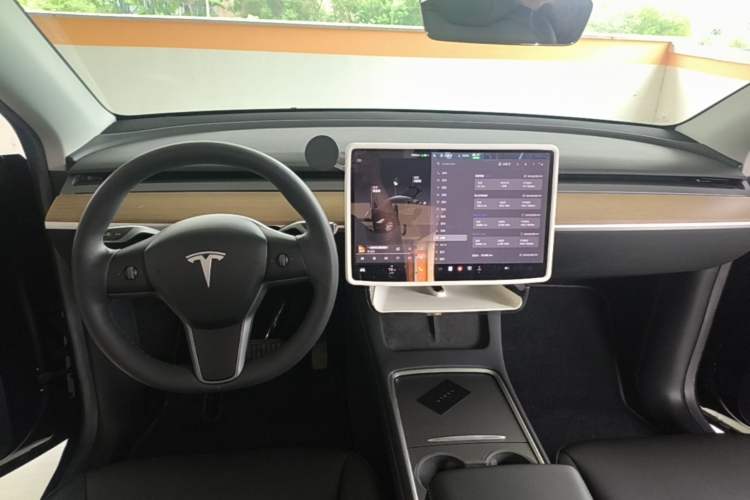 Used Tesla Model Y 2022 Revised Version Rear-Wheel Drive Center Console