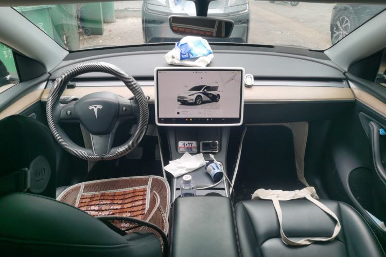Used Tesla Model Y 2022 Revised Version Rear-Wheel Drive Center Console