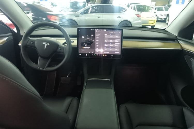 Used Tesla Model Y 2022 Revised Version Rear-Wheel Drive Center Console
