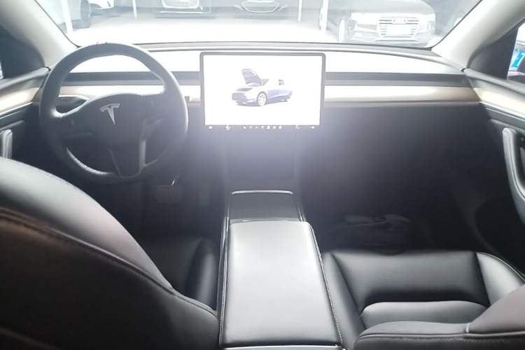 Used Tesla Model Y 2022 Rear-Wheel-Drive Version Center Console