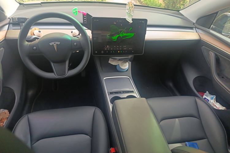 Used Tesla Model Y 2022 Rear-Wheel-Drive Version Center Console