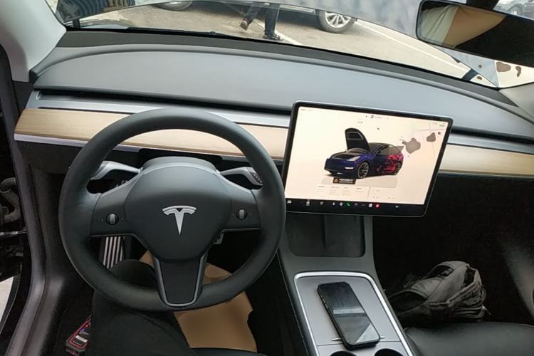 Used Tesla Model Y 2022 Revised Version Long-Range All-Wheel Drive Center Console