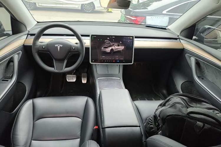Used Tesla Model Y 2022 Revised Version Rear-Wheel Drive Center Console