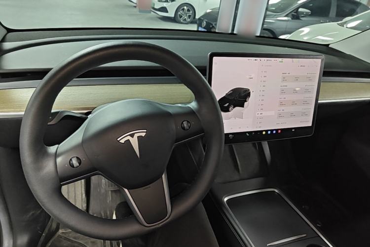 Used Tesla Model Y 2022 Revised Version Rear-Wheel Drive Center Console