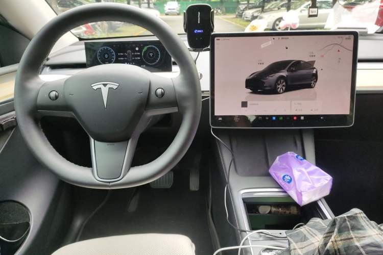 Used Tesla Model Y 2022 Revised Version Rear-Wheel Drive Center Console