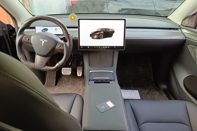 Used Tesla Model Y 2022 Revised Version Long-Range All-Wheel Drive Center Console