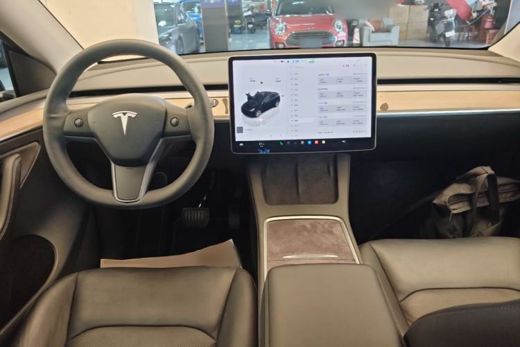 Used Tesla Model Y 2022 Revised Version Long-Range All-Wheel Drive Center Console