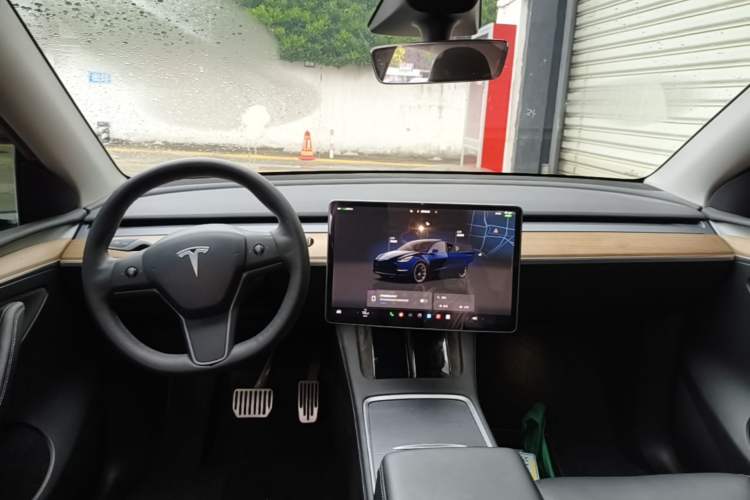 Used Tesla Model Y 2022 Rear-Wheel-Drive Version Center Console