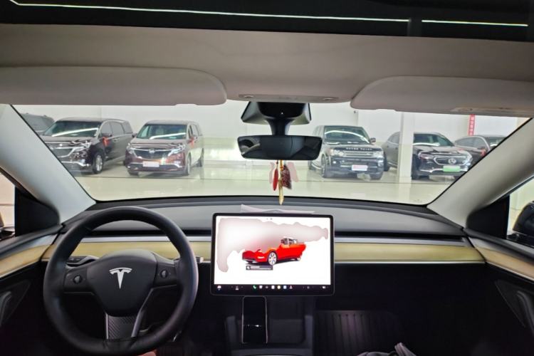 Used Tesla Model Y 2022 Rear-Wheel-Drive Version Center Console