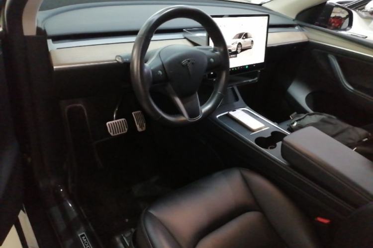 Used Tesla Model Y 2022 Revised Version Rear-Wheel Drive Center Console
