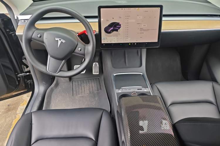 Used Tesla Model Y 2022 Rear-Wheel-Drive Version Center Console