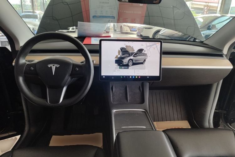 Used Tesla Model Y 2022 Rear-Wheel-Drive Version Center Console