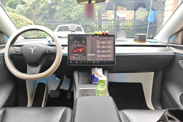 Used Tesla Model Y 2022 Rear-Wheel-Drive Version Center Console