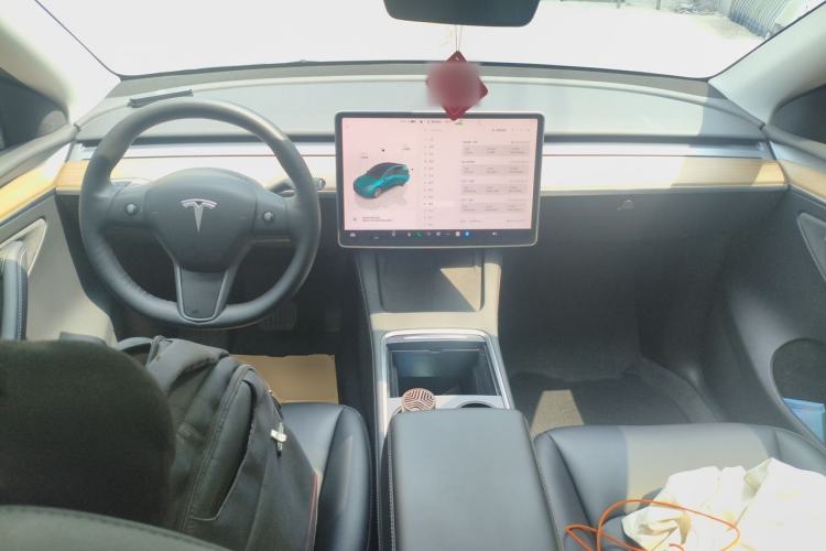 Used Tesla Model Y 2022 Rear-Wheel-Drive Version Center Console