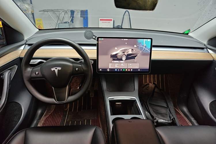Used Tesla Model Y 2022 Revised Version Rear-Wheel Drive Center Console