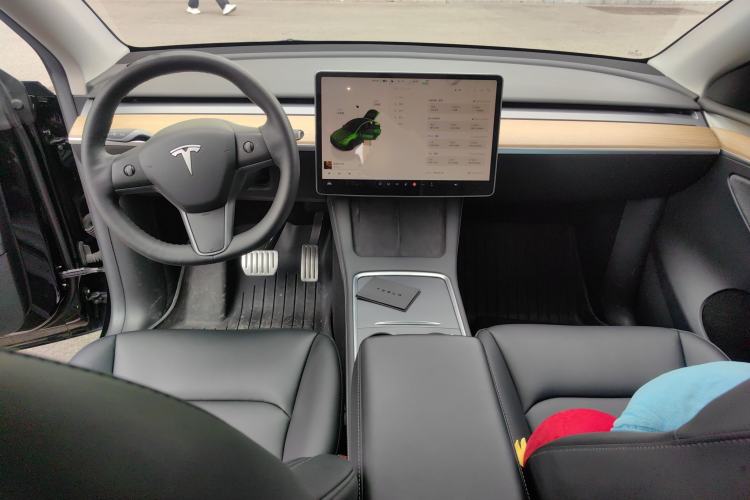Used Tesla Model Y 2022 Rear-Wheel-Drive Version Center Console