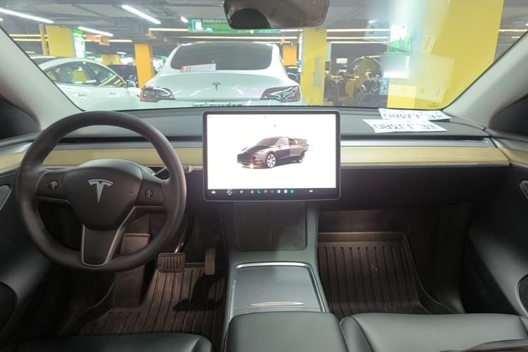 Used Tesla Model Y 2022 Rear-Wheel-Drive Version Center Console
