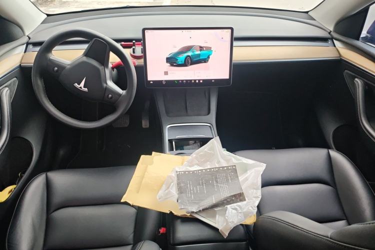 Used Tesla Model Y 2022 Revised Version Rear-Wheel Drive Center Console