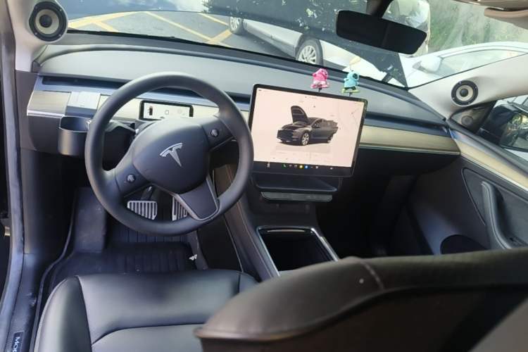Used Tesla Model Y 2022 Revised Version Rear-Wheel Drive Center Console