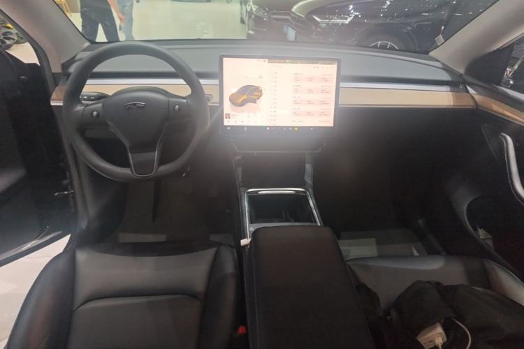 Used Tesla Model Y 2022 Rear-Wheel-Drive Version Center Console