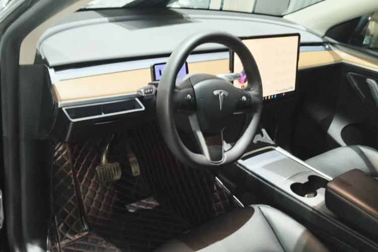 Used Tesla Model Y 2022 Rear-Wheel-Drive Version Center Console