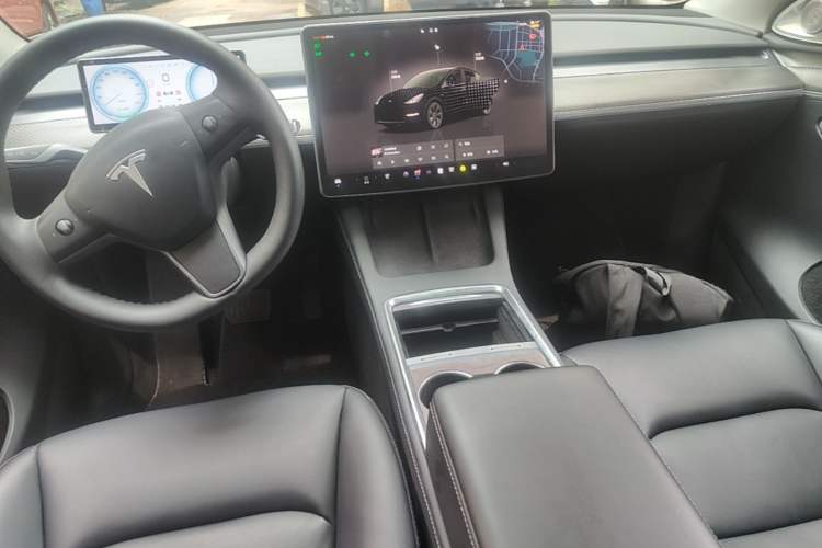 Used Tesla Model Y 2022 Rear-Wheel-Drive Version Center Console