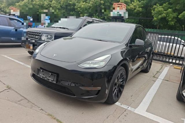 Ojetý Tesla Model Y 2022 Long-Range All-Wheel-Drive Version