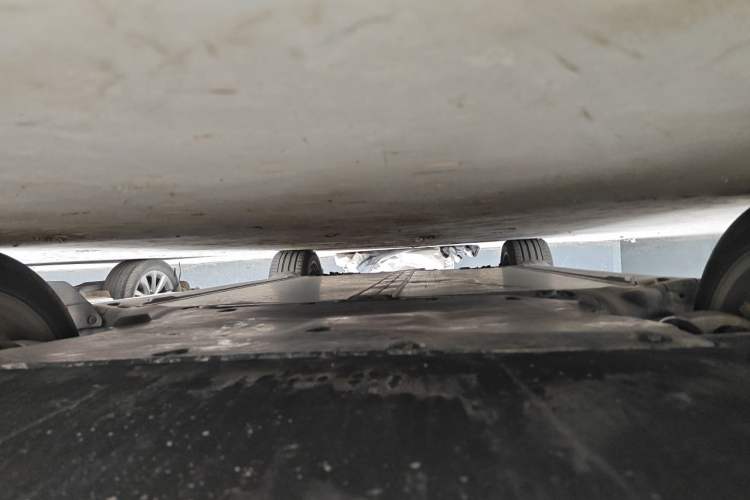 Used Tesla Model Y 2022 Long-Range All-Wheel-Drive Version Chassis Front