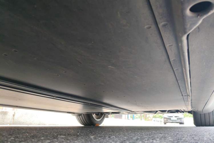 Used Tesla Model Y 2022 Revised Version Rear-Wheel Drive Chassis Front Left