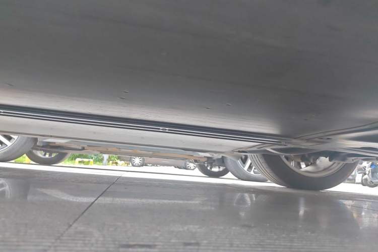 Used Tesla Model Y 2022 Revised Version Rear-Wheel Drive Chassis Front Right