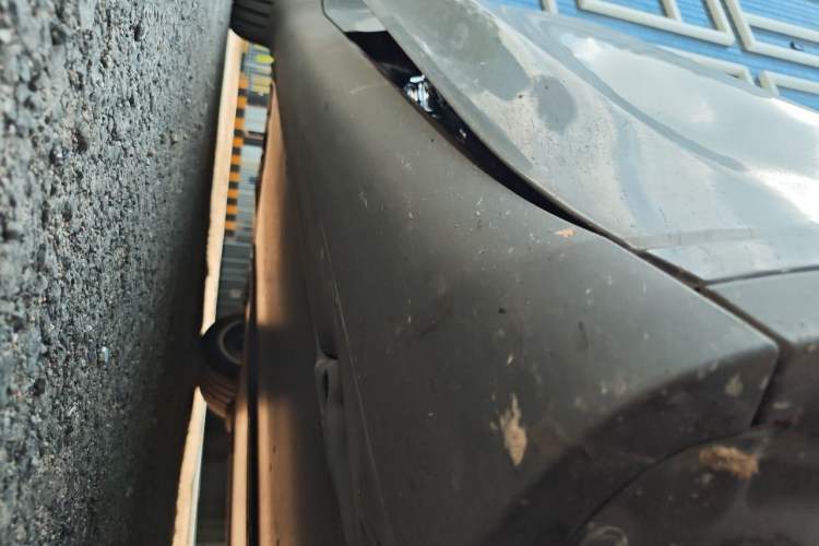 Used Tesla Model Y 2022 Revised Version Rear-Wheel Drive Chassis Front Right