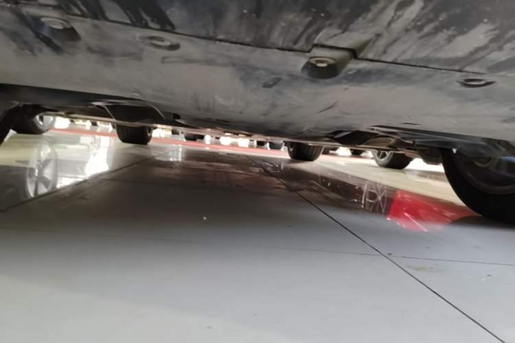 Used Tesla Model Y 2022 Long-Range All-Wheel-Drive Version Chassis Rear